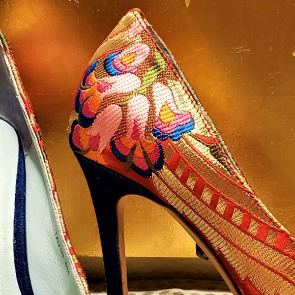 DANNIJO Tavin Tapestry High Heel Pumps - Picture 2 of 8